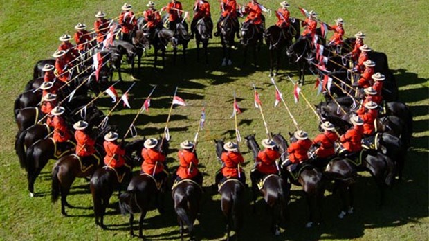 Le Carrousel de la GRC présent au Festival au galop de Saint-Lazare