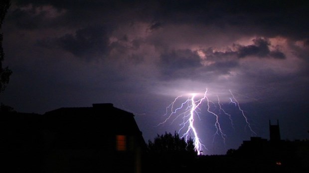 Il y a la canicule et pas bien loin les orages... et les pannes de courant