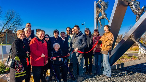 Valleyfield s'offre une oeuvre monumentale sur un carrefour 