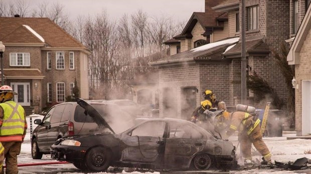 Incendie suspect d'un véhicule à Vaudreuil-Dorion