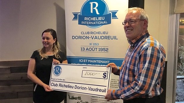 Un don du Club Richelieu de Dorion-Vaudreuil au Centre prénatal Jeune Famille de Vaudreuil-Dorion