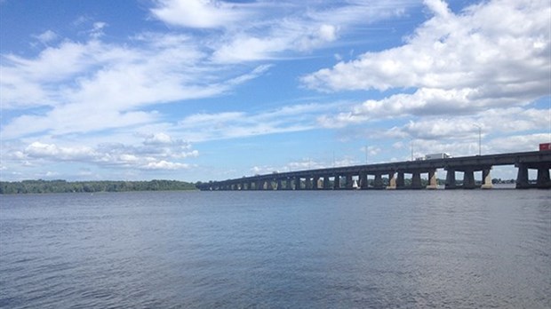 Mauvaise surprise sur le pont de L'Île-aux-Tourtes