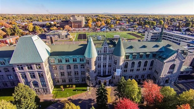 Plus d'étudiants veulent étudier au Collège de Valleyfield