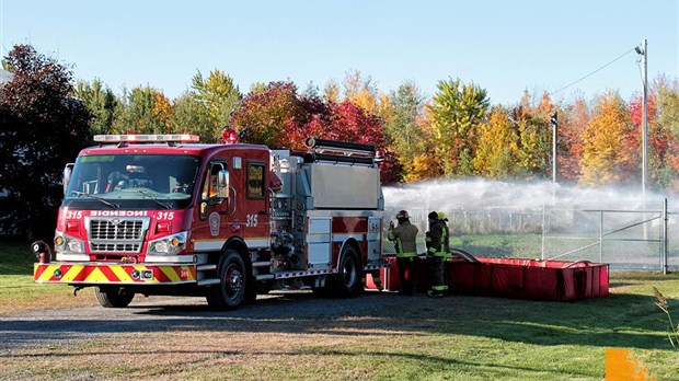 C'est jour de test pour les pompiers de la Régie intermunicipale du Lac Saint-François