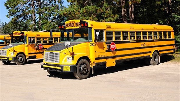 Par solidarité, les chauffeurs d'autobus scolaires repoussent la grève au 23 avril