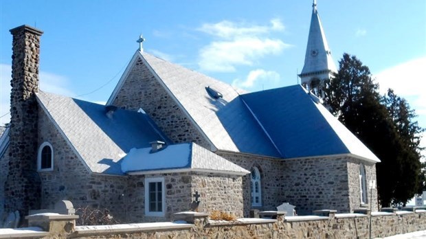 Histoires et danses endiablées au théâtre de la Chapelle