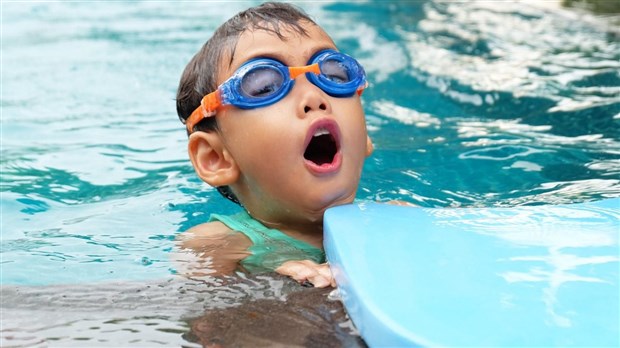 Pour la sécurité des enfants lorsqu’ils sont près de l’eau