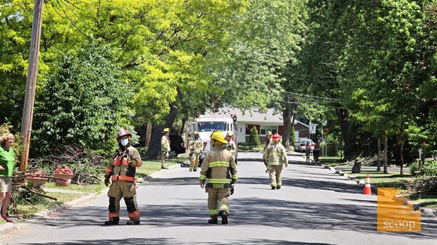 Un camion arrache des fils de télécommunication à Vaudreuil-Dorion 
