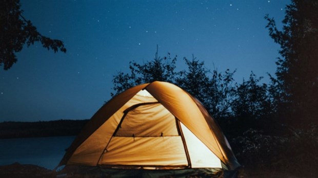 Campez sous les étoiles à la Pointe-du-Moulin