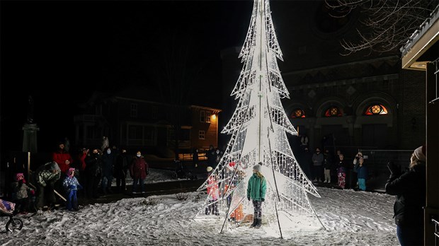 Retour sur l'illumination du Sapin de Saint-Clet ce samedi soir 