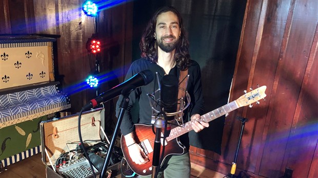 Emeraude Sebastien s'amène à la Maison Félix-Leclerc