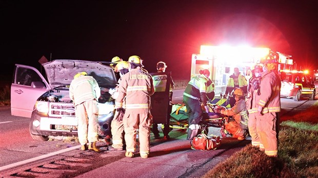 Elle se retrouve à contresens sur l'autoroute 20 et subi des blessures mineures 