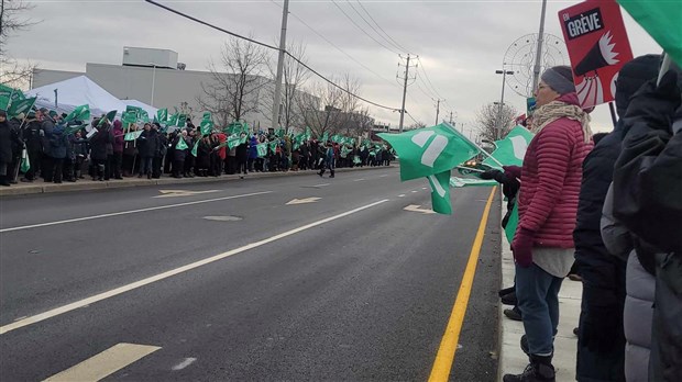 Dernière journée de grève de trois pour le Front commun et la FIQ 