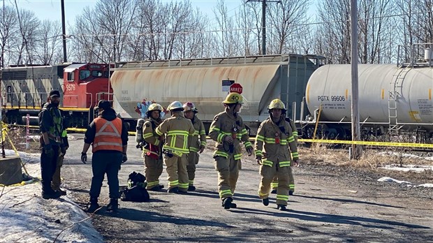 Collision entre un train et un camion semi-remorque