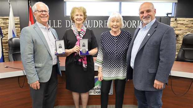 Medal recipients honoured at Vadureuil-Dorion city hall