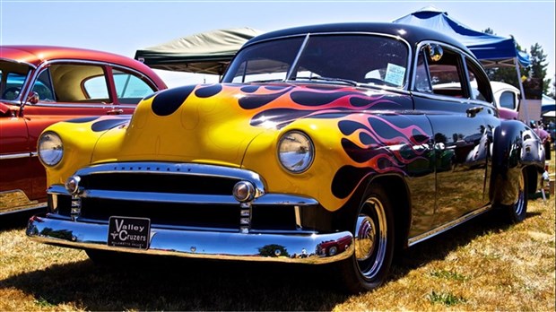 Exposition de voitures anciennes à Beauharnois le 8 juillet 