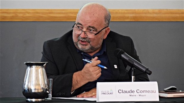 Pincourt mayor praised by two grateful citizens   