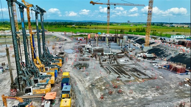 Retour des travailleurs sur le chantier de l'Hôpital de Vaudreuil-Soulanges