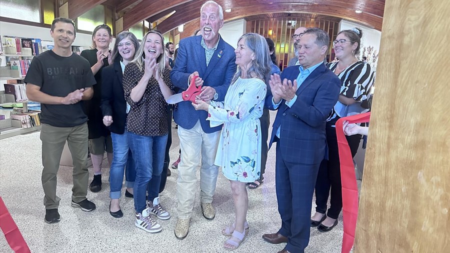 The Adrienne Demontigny-Clément library officially opens its doors