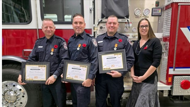 Hommage à trois pompiers de Rigaud pour services distingués 