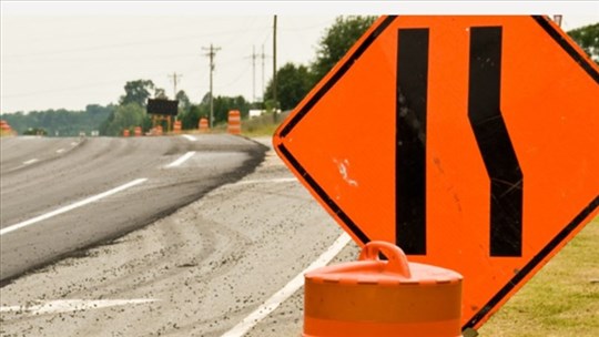 Saint-Polycarpe: indefinite roadblock on chemin de L'Église