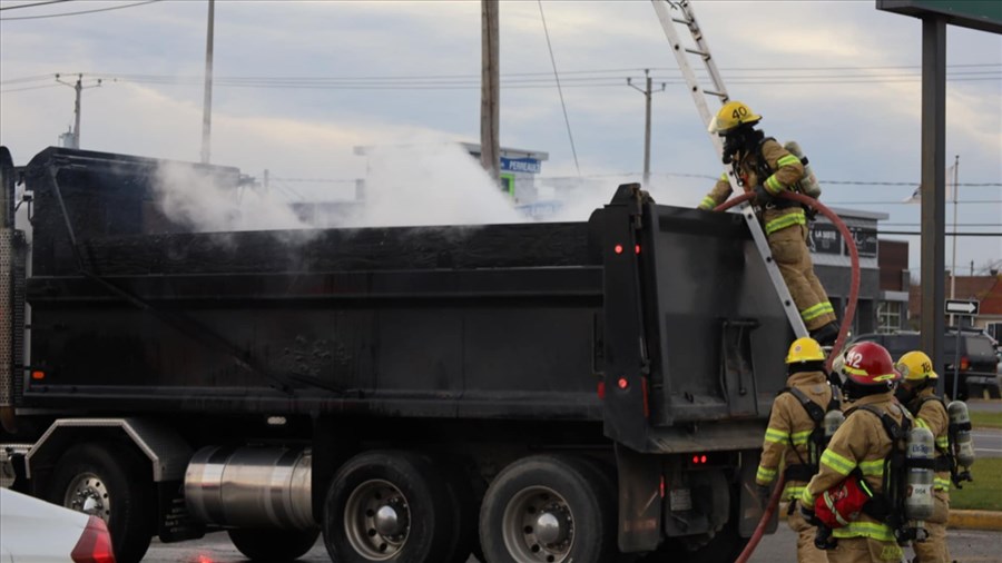 Début d'incendie dans une boite de camion à Salaberry-de-Valleyfield