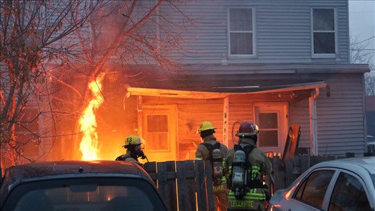 Un incendie suspect est sous enquête à Salaberry-de-Valleyfield 