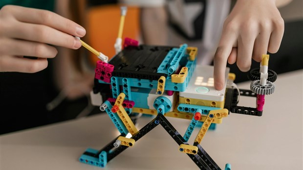 Vaudreuil-Dorion: LEGO robot demonstration