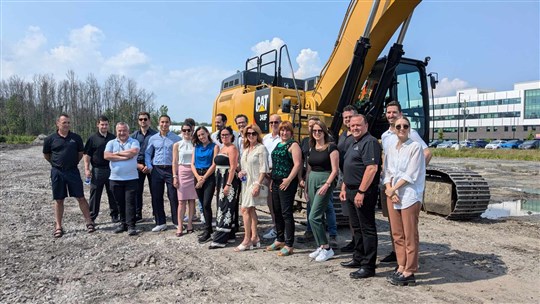 Une première pelletée de terre et un don de 10 000$ pour le projet Ottera 