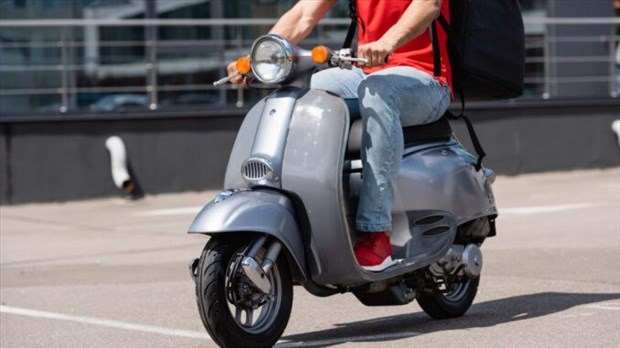 Québec banni les motos et scooters non conformes