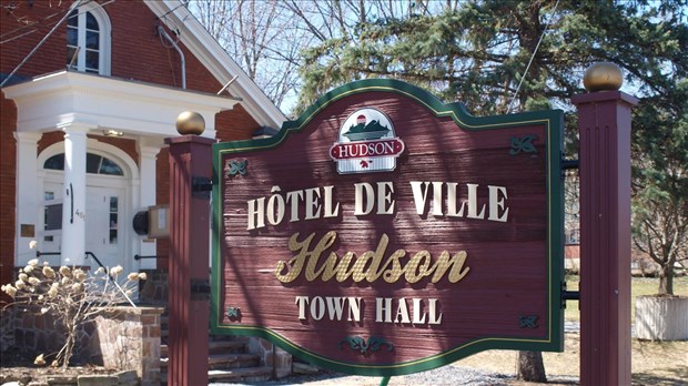 Présence de vermiculite: Hudson ferme son hôtel de ville