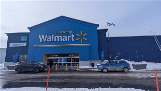 Risque d'effrondrement: le Walmart de Vaudreuil-Dorion fermé d'urgence