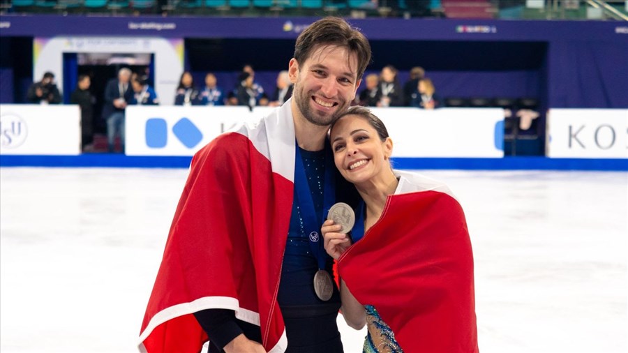 Une quatrième place pour Maxime Deschamps et Deanna Stellato-Dudek