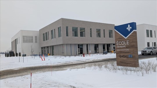 Terrains cédés pour bâtir des écoles: un projet de loi dans la mire de Québec 