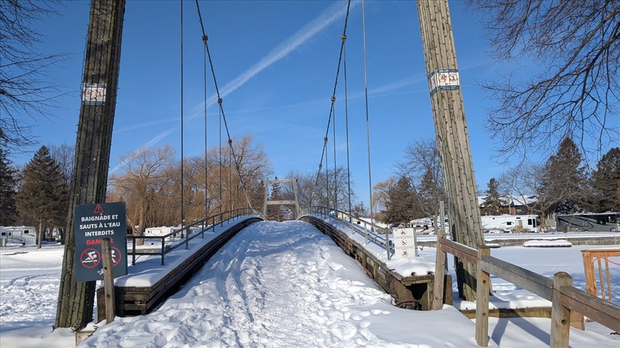 Le pont piéton du parc Thomas-Monroe sera finalement réparé 