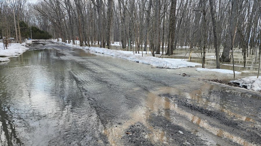 Crue des eaux à Rigaud : la rivière des Outaouais en hausse