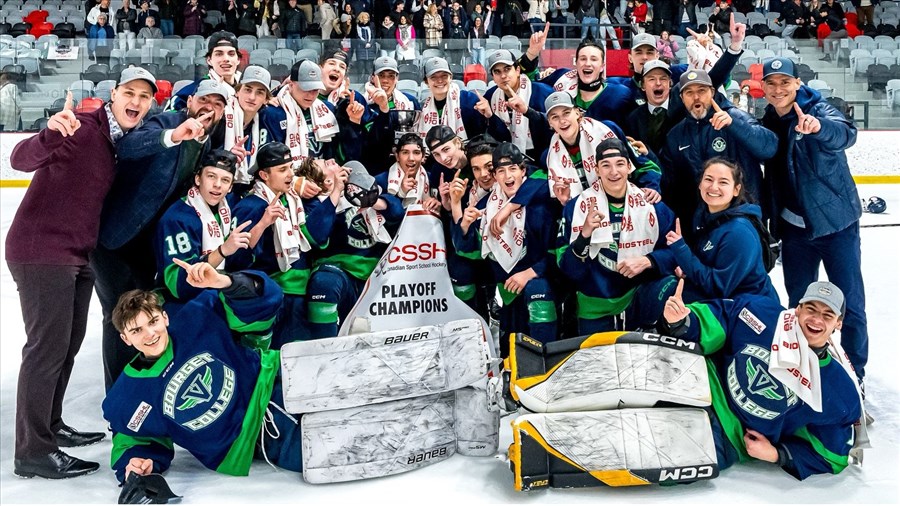 Les Voltigeurs du Collège Bourget décrochent le titre de champion de la CSSHL