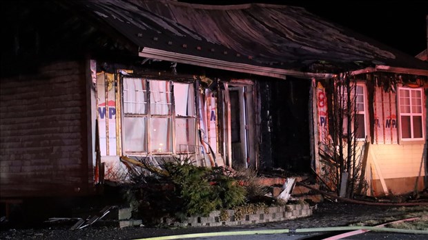 Une maison détruite par les flammes à Saint-Louis-de-Gonzague 