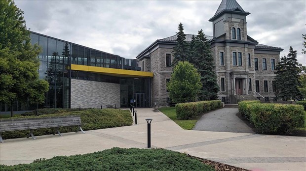 Fillette de LaSalle: L'accusée demeure détenue
