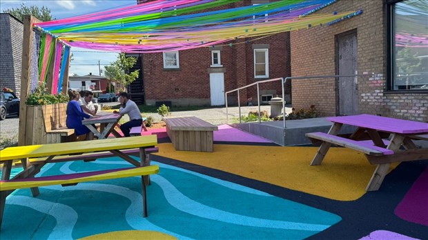 Une rue piétonne estivale au centre-ville de Salaberry-de-Valleyfield