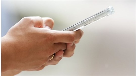Mise en garde contre l'hameçonnage par texto alimenté par l'IA