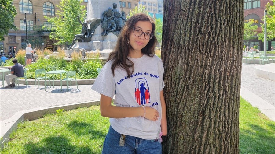 Carolina, 17 ans, de NDIP utilise sa différence pour prévenir les accidents