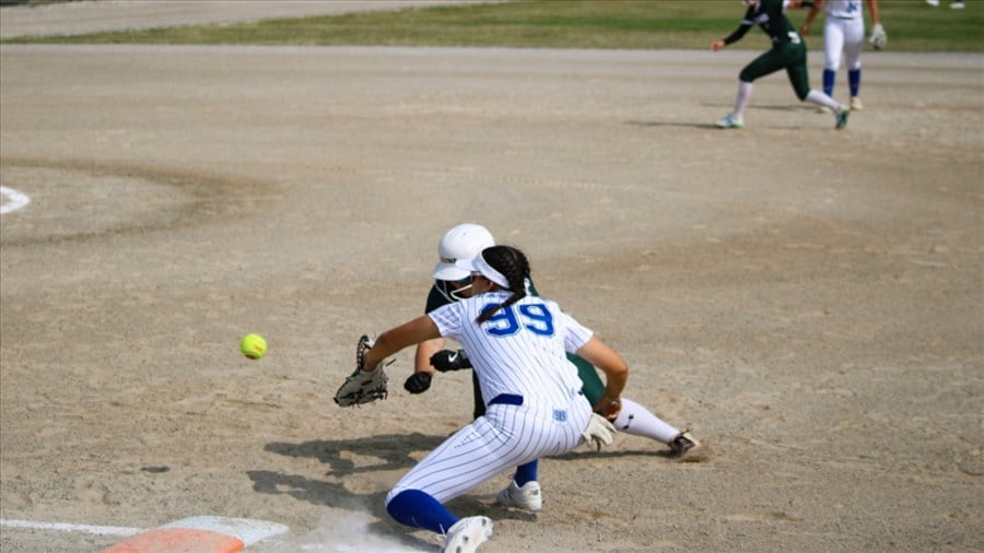 Un premier match éliminatoires pour l'équipe de softball du Québec 