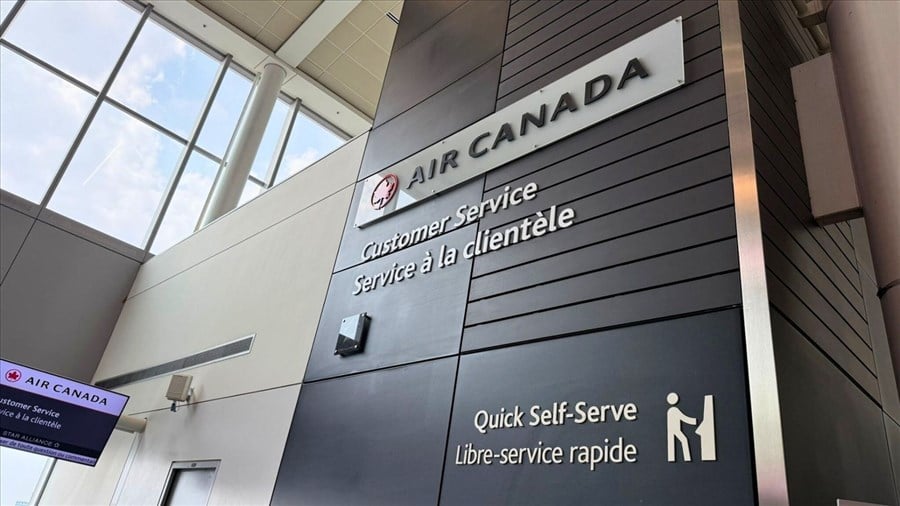 Air Canada impose un lock-out à ses agents de bord
