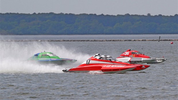 Mario Blain s'envole de façon spectaculaire à bord du GP-757 Canada Boy.
