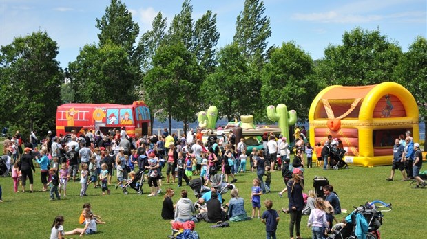 C Est La Fete A La Zone Portuaire De Chicoutimi Saguenay Lac St Jean Neomedia